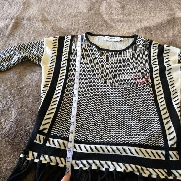 Iphoria 100% Cashmere Fringe Sweater XS Black White Graphic Heart Boho Luxe Art - Picture 15 of 16